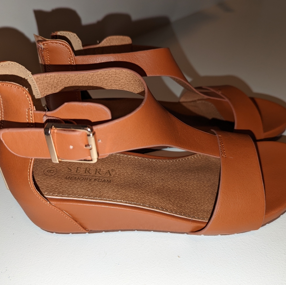 Serra Memory Foam Tan Size 8 Sandals
